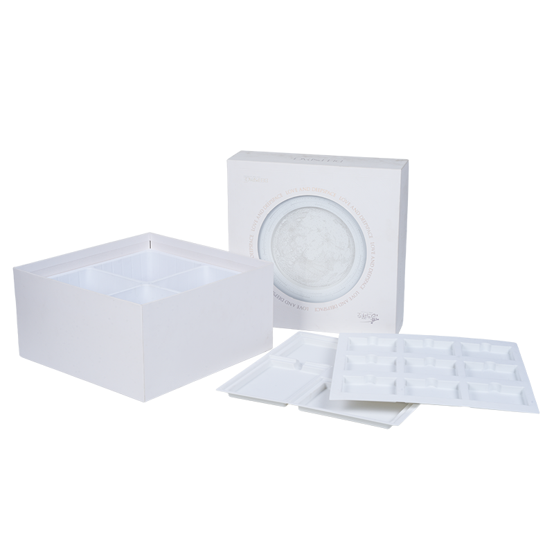 Tvrda rotirajuća glazbena kutija u obliku knjige s blagdanskom tematikom